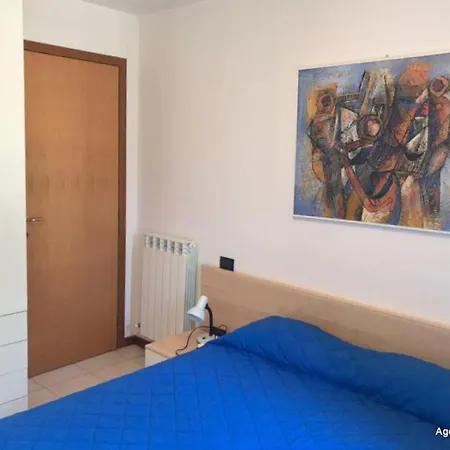Inviting Close To The In Apartment